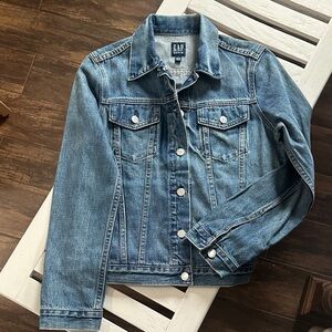 GAP Women's Classic Blue Jean Jacket